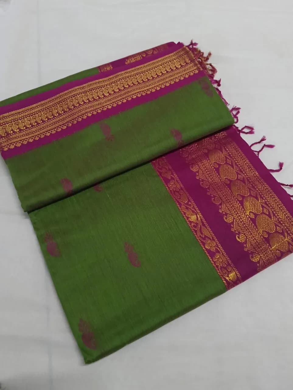 Kalyani cotton saree plain (Parrot green)